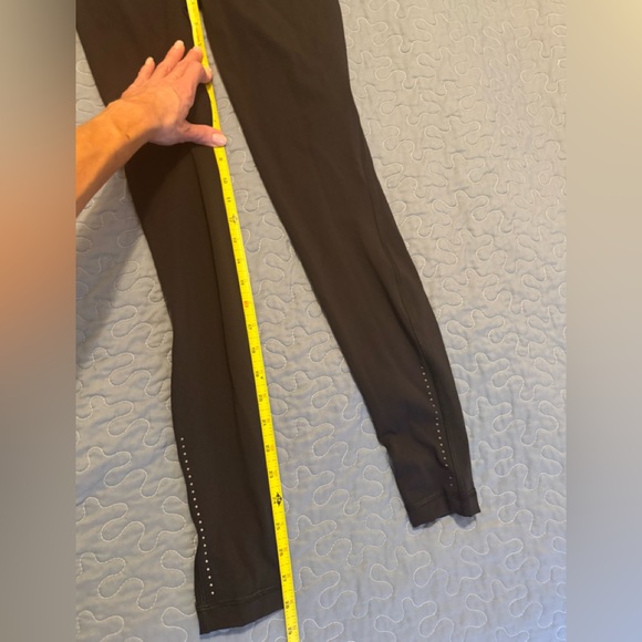 Lululemon Swift Speed High-Rise Tight 28" Size 4. Worn once. Excellent condition - Picture 11 of 14